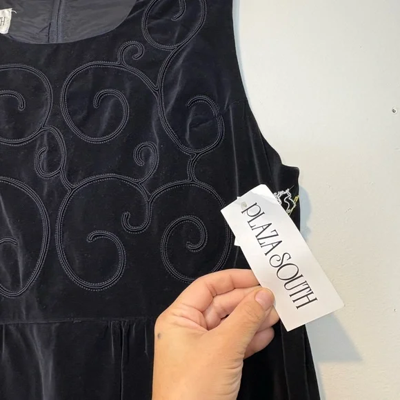 NWT Plaza South vintage Velvet Dress - Black - Picture 3 of 5